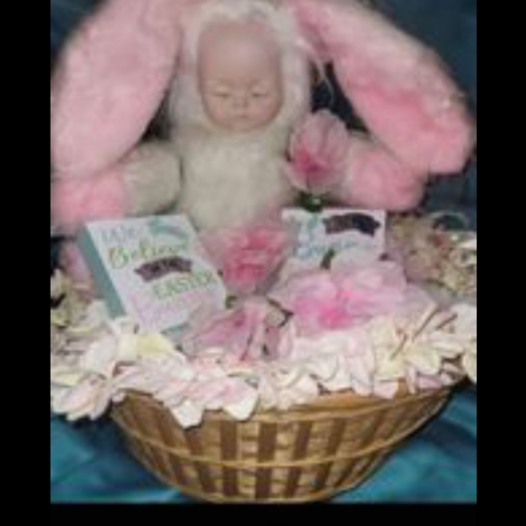 NURSERY, BABY SHOWER, SPRING ADORABLE ANNE GEDDES VINTAGE LG "BUNNY" BABY DOLL - Picture 2 of 10